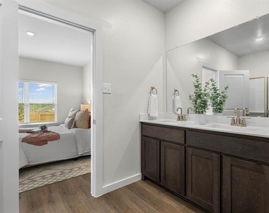 912 Sedona Drive - Photo Thumbnail 5