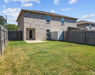 821 E College Avenue - Photo Thumbnail 5