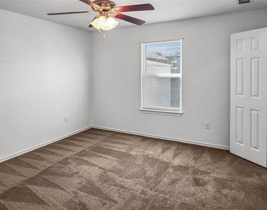 821 E College Avenue - Photo Thumbnail 12