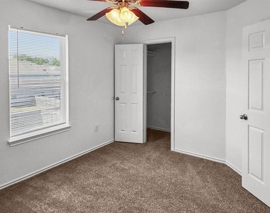 821 E College Avenue - Photo Thumbnail 20