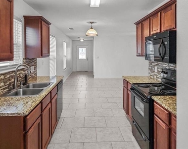 821 E College Avenue - Photo Thumbnail 9
