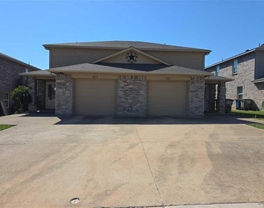 821 E College Avenue - Photo Thumbnail 1