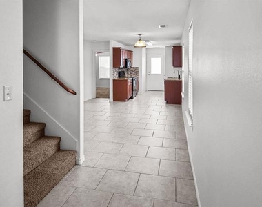 821 E College Avenue - Photo Thumbnail 2