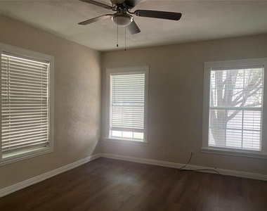 212 Washington Street - Photo Thumbnail 12