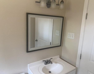 212 Washington Street - Photo Thumbnail 18