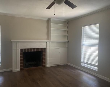 212 Washington Street - Photo Thumbnail 5