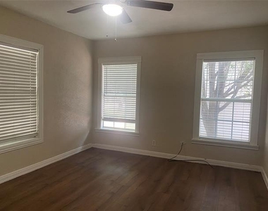 212 Washington Street - Photo Thumbnail 13