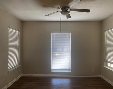 212 Washington Street - Photo Thumbnail 11