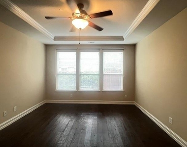 4709 Bayview Drive - Photo Thumbnail 3