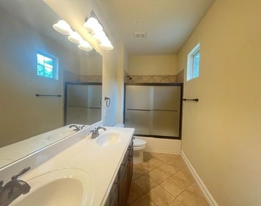 4709 Bayview Drive - Photo Thumbnail 6
