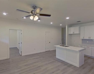 1009 Dubois Street - Photo Thumbnail 18