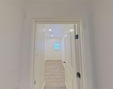 1009 Dubois Street - Photo Thumbnail 14