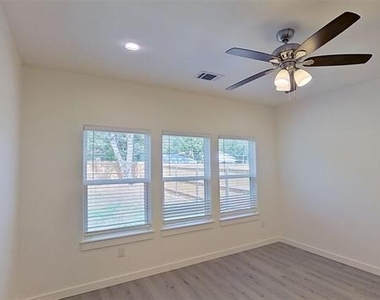1009 Dubois Street - Photo Thumbnail 20