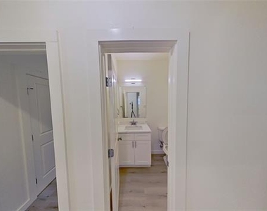 1009 Dubois Street - Photo Thumbnail 13