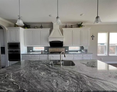 13476 Omaha Drive - Photo Thumbnail 6