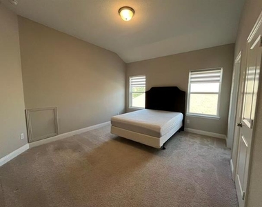 13476 Omaha Drive - Photo Thumbnail 23
