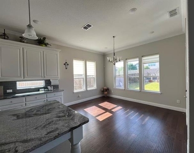 13476 Omaha Drive - Photo Thumbnail 4