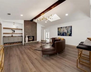 1101 Northpark Drive - Photo Thumbnail 4
