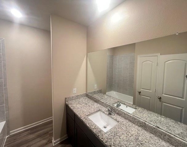 316 Sweet Pea Lane - Photo Thumbnail 5