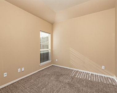 1405 Piedmont Drive - Photo Thumbnail 15