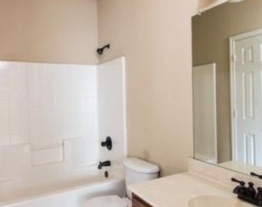 1405 Piedmont Drive - Photo Thumbnail 7