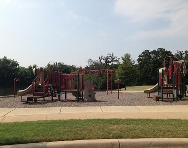 1405 Piedmont Drive - Photo Thumbnail 8
