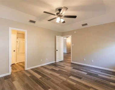 6025 Duchess Avenue - Photo Thumbnail 14