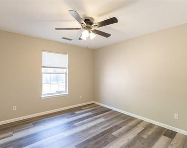 6025 Duchess Avenue - Photo Thumbnail 19