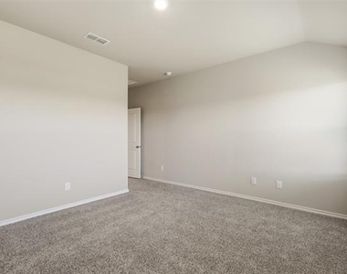 564 Marsh Street - Photo Thumbnail 11