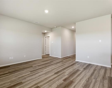 564 Marsh Street - Photo Thumbnail 3