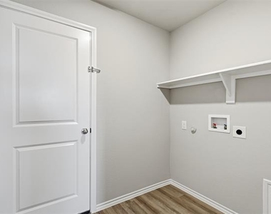 564 Marsh Street - Photo Thumbnail 15