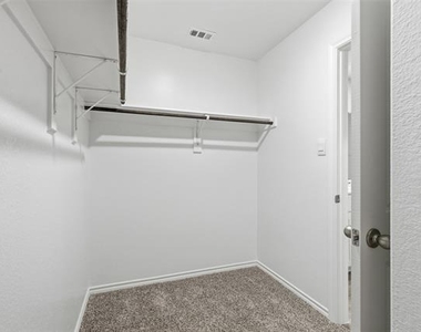 564 Marsh Street - Photo Thumbnail 14