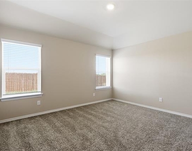 564 Marsh Street - Photo Thumbnail 9