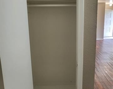 7445 Hillstar Circle - Photo Thumbnail 10