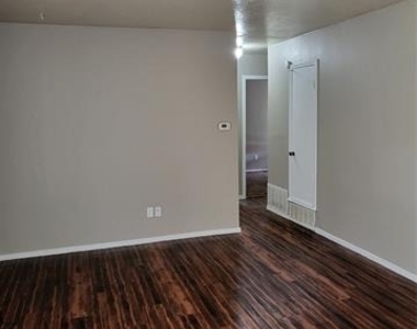 7445 Hillstar Circle - Photo Thumbnail 2