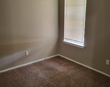 7445 Hillstar Circle - Photo Thumbnail 9