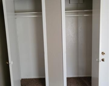 7445 Hillstar Circle - Photo Thumbnail 12