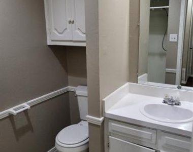 7445 Hillstar Circle - Photo Thumbnail 13