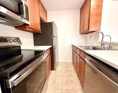 5727 Richmond Avenue - Photo Thumbnail 1