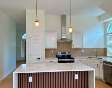 2201 Woodglen Drive - Photo Thumbnail 1