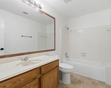 2201 Woodglen Drive - Photo Thumbnail 18