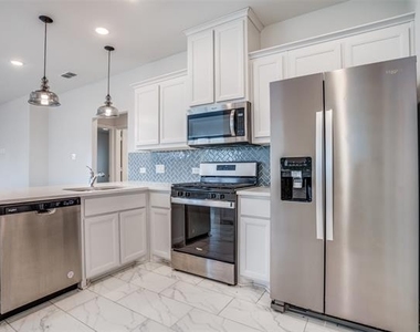 229 Town Park Avenue - Photo Thumbnail 11