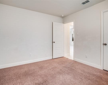 229 Town Park Avenue - Photo Thumbnail 19