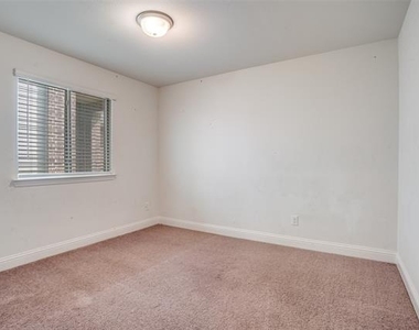 229 Town Park Avenue - Photo Thumbnail 18