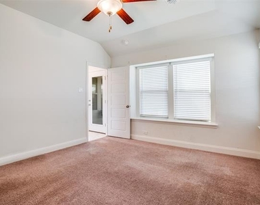 229 Town Park Avenue - Photo Thumbnail 16
