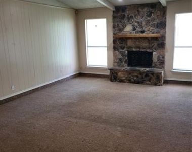 4200 Pyracantha Drive - Photo Thumbnail 2
