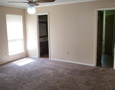 4200 Pyracantha Drive - Photo Thumbnail 8