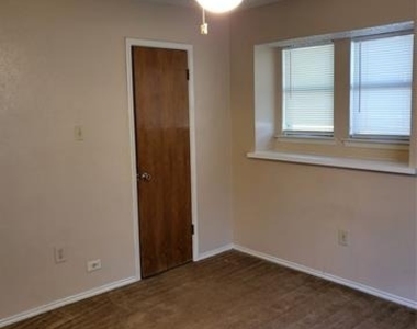 4200 Pyracantha Drive - Photo Thumbnail 17