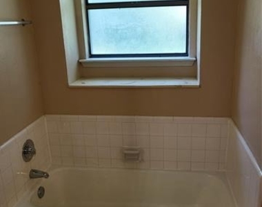 4200 Pyracantha Drive - Photo Thumbnail 12