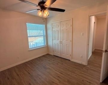 1505 W Pearl Street - Photo Thumbnail 11